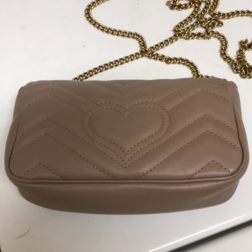 Authentic Gucci Marmont GG Super Mini Matelasse Shoulder Bag - Picture 3 of 5